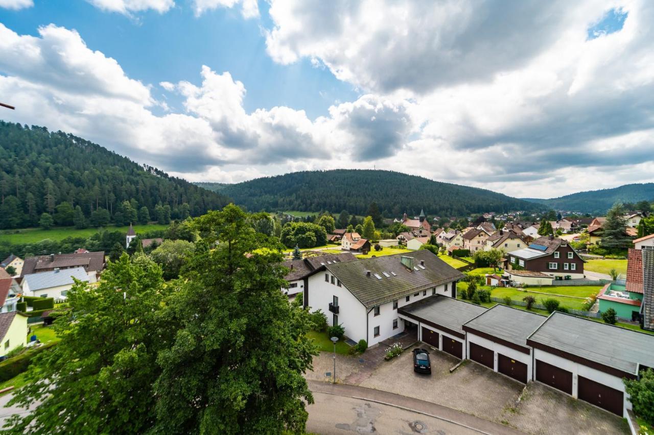 Apartamento Wohlfühloase im Schwarzwald mit Panoramablick Enzklösterle Exterior foto